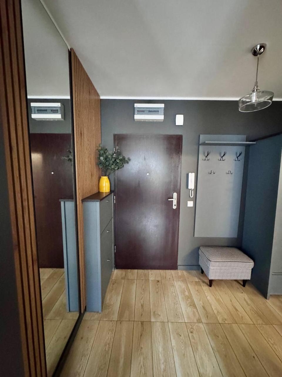 C- Home4U - Apartment With A City View Close To Aquapark, Parking In Secured Area Krakow Bagian luar foto