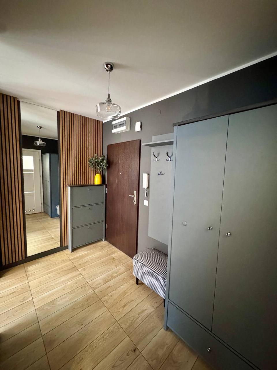 C- Home4U - Apartment With A City View Close To Aquapark, Parking In Secured Area Krakow Bagian luar foto
